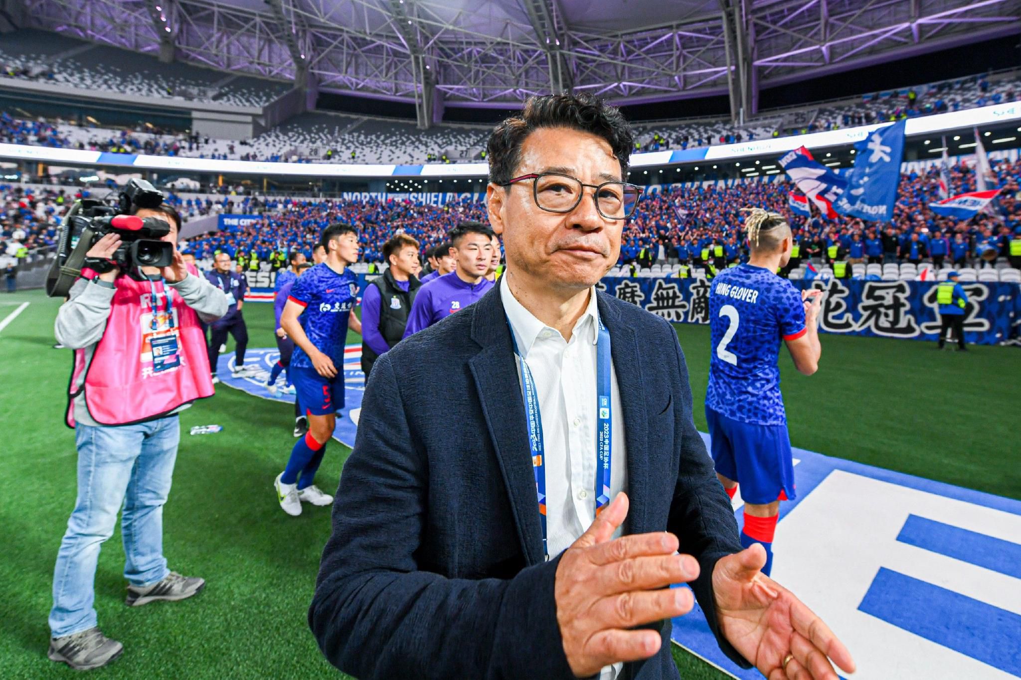 讲述二战时日本突袭珍珠港后，美军最具传奇色彩的反击战役